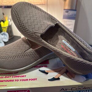 brand new ladies skechers shoes